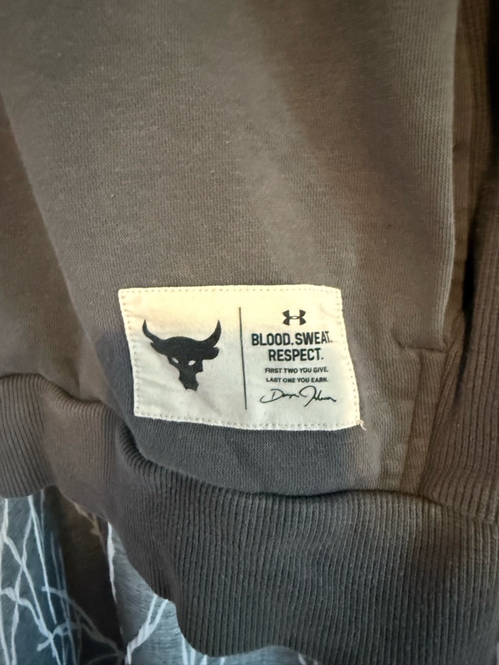 Under Armour Project Rock Men's Hooded Sweatshirt - Charcoal Gray size Large - Picture 2 of 5